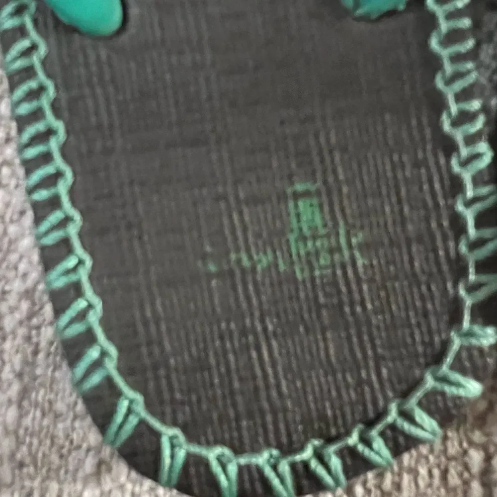 Adorable Sanuk teal rhinestone embellished girls sandals size 12/13